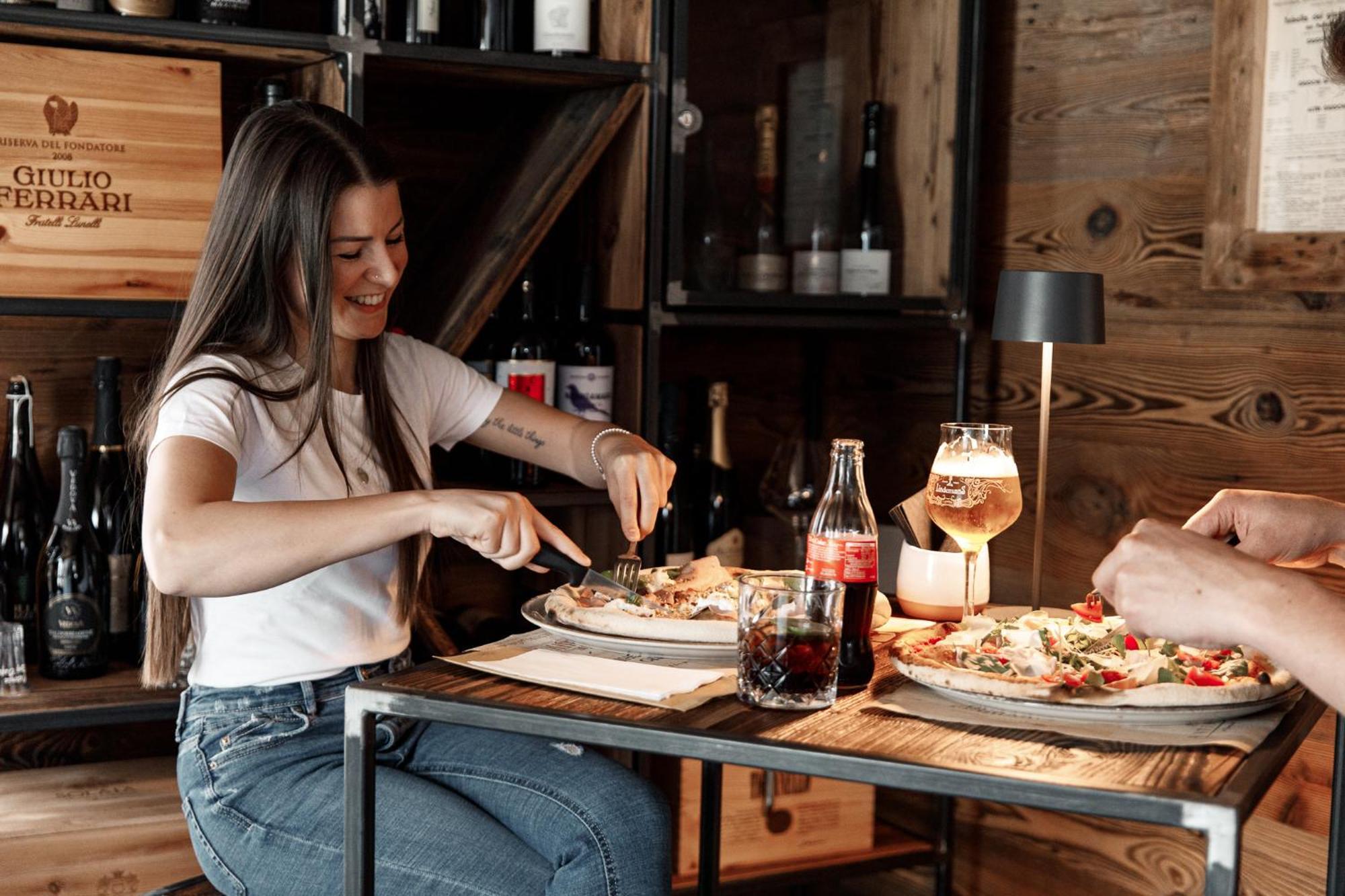 Hotel Al Bivio - Pizzeria, Pool & Sauna 이메르 외부 사진