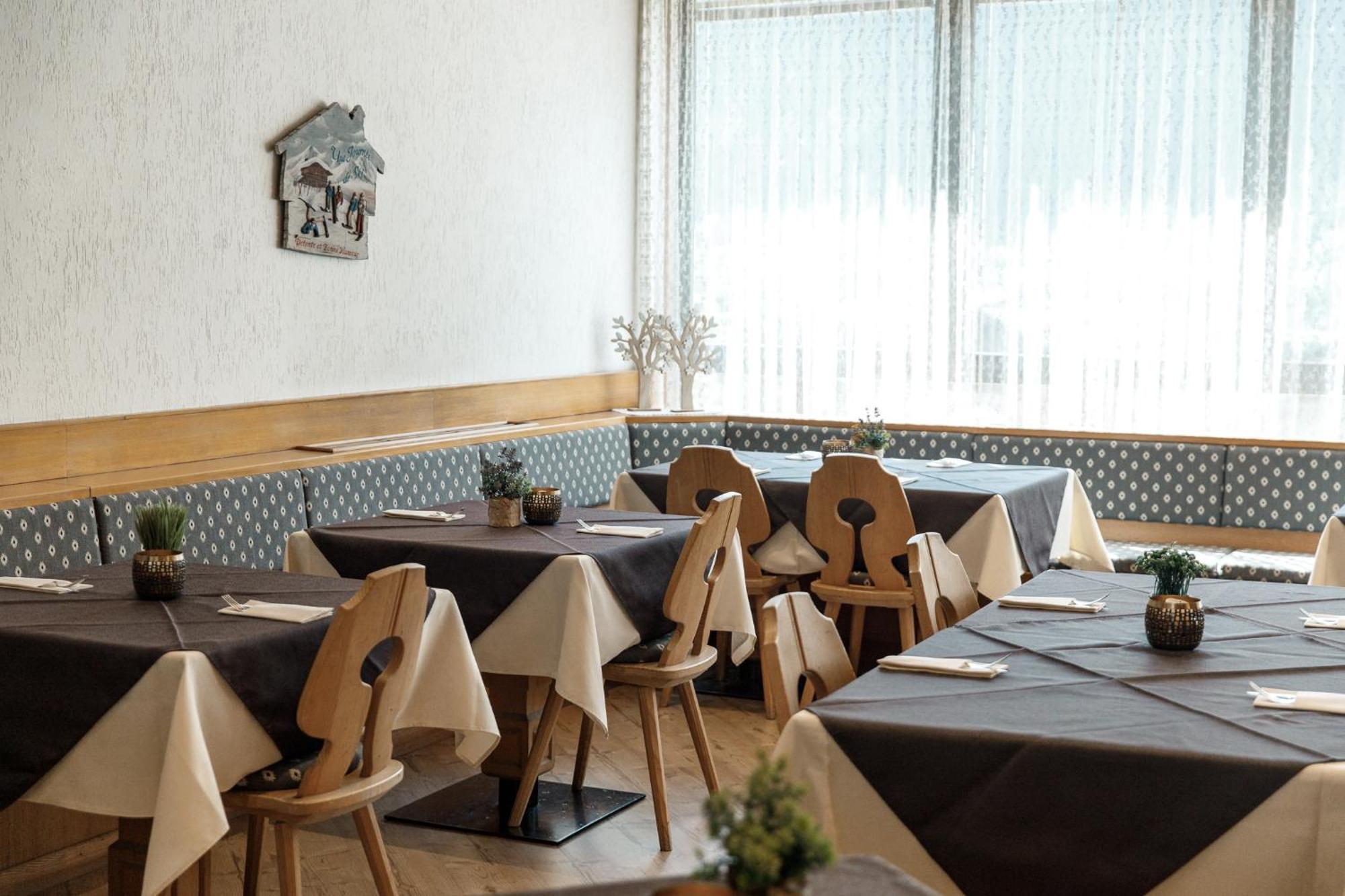Hotel Al Bivio - Pizzeria, Pool & Sauna 이메르 외부 사진